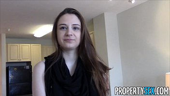 PropertySex - Giovane agente immobiliare con grandi tette naturali sesso fatto in casa