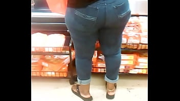 Giant ass up in Jewel's