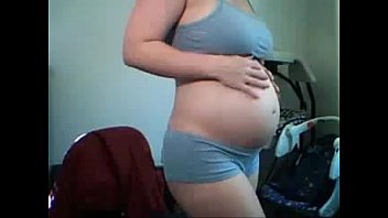 esposa embarazada tiene tetas preciosas - PregnantHorny.com
