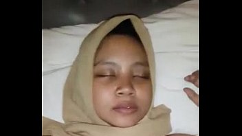 indonesia hijab chica follada parte 1 480p