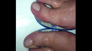 Cum on oiled wet Feets