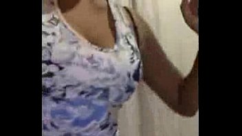 Sri Lankan fille danse chaude montrant seins nipslip- (teluguhotvideos.in)