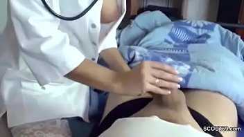 Enfermera se masturba a su paciente
