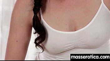 Горячая подросток массажистка учитывая сильный оргазм 9