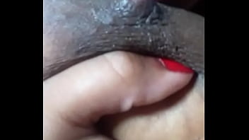 Novinha sent a video on Whatsapp sucking her tits