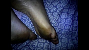 I finish the soles of my wife's feet d.
