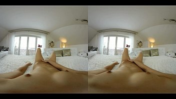 Молодая и горячая Риа Санн в женском видео от первого лица и сексуальном тройничке в виртуальной реальности