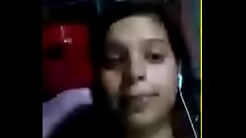 Hot assam ragazza Rakhi mostra tette e figa su videochiamate.
