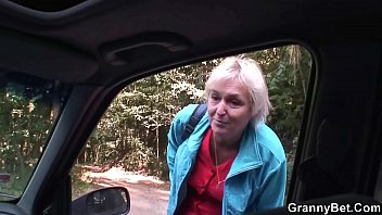 Old granny getting nailed in the car