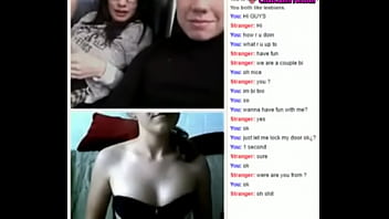 chat colombian couple playing in webcam