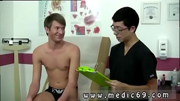 Gay medic examines male patient and fetish doctor guys tube xxx I