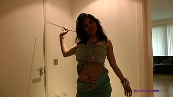Vidéo de danse érotique indienne de Desi Slut Kavya Sharma