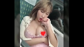 辛尤里 yui xin Taiwan model showed tits