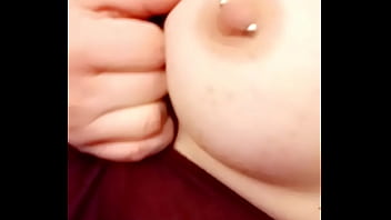 teen shows tits