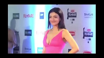 Kann nicht kontrollieren! Die heißen und sexy indischen Schauspielerinnen Kajal Agarwal zeigen ihre engen saftigen Ärsche und dicken Titten. Fap Challenge # 4.