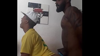 Macho Pauzudo putting dick on the fan of the Brazilian team