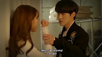 Garota coreana puxa um garoto em uma sala para sexo (cena de filme coreano) parte 2 o garoto quer um pouco