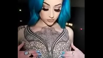 A maior tatuagem em uma mulher