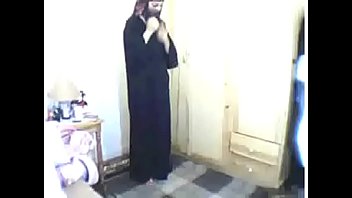 イスラム教徒のヒジャーブアラブはセクシーに祈る
