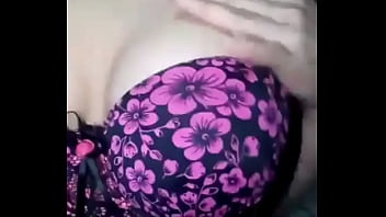 Sofia Revelo shows me her tits