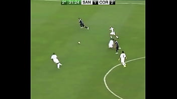 Ronaldo gordão estrupando o Santos na final do paulista de 2009