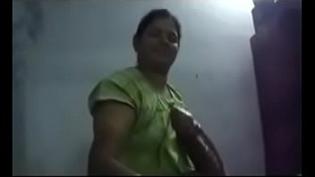 South Indian aunty Juicy hand job