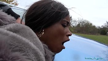 Agente pubblica ebano britannico regina Kiki Minaj scopata all'esterno