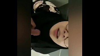 Indonesian Hijab Blowjob Bokep