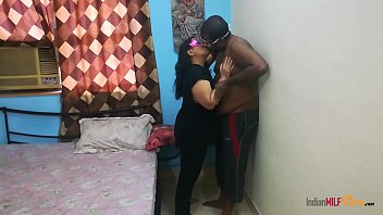 Indian bhabhi baise avec son ex-amant en l'absence de son mari