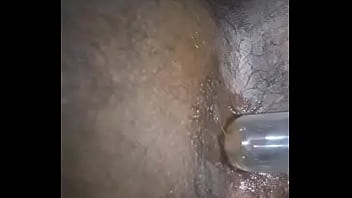 desi bottom try to put tube in a ass