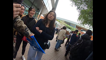 中国の女性が香港のを攻撃する