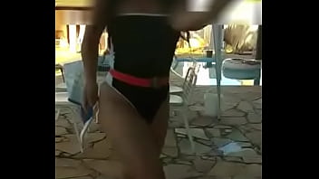 amateur crown rolling in the pool