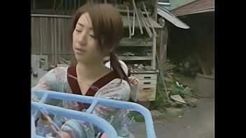 giapponese giovane moglie cornea casa