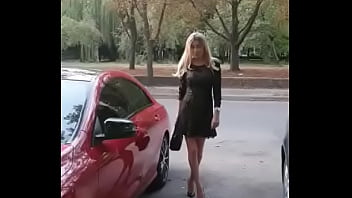 EMMANUELA SEXY UKRAINIAN SHOWING HER BODY