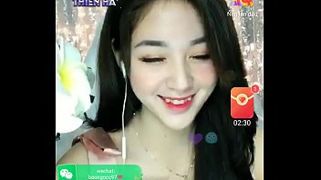 Asian girl livestream Uplive