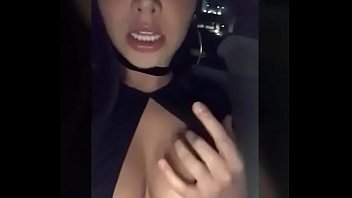 Paola Jara Sängerin. Im Auto masturbieren