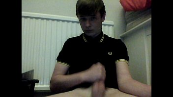 Cute 18 year old wanks his little cock
