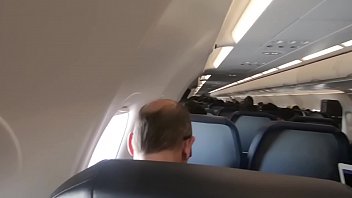 сосать пенис в самолете