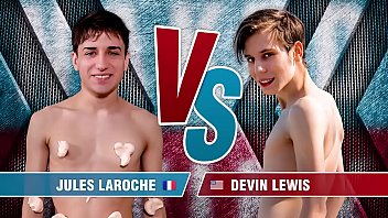 Naked Twink Contest - Devin Lewis & Jules Laroche - Shower Play