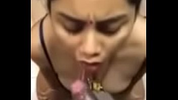 Indian hot bhabhi giving blowjob