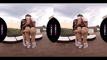 PORNBCN VR 4K | La morena cachonda Julia de Lucia follando y teniendo sexo lésbico en realidad virtual | COMPLETOS en ENLACE -->