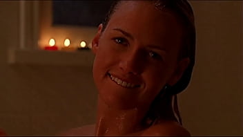 Tania Saulnier: Sexy Duschmädchen - Smallville (spanische & französische Mischung)
