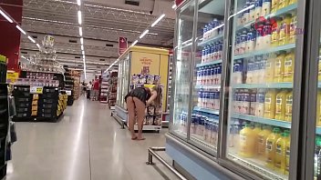 Cristina Almeida showing off at the supermarket in the parish of ó in São Paulo for the second time, with her husband filming in secret.