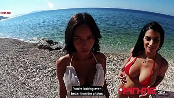 ¡A Rosa y Sofía les gusta compartir y estropear su erección en la playa! Pin-Me.com