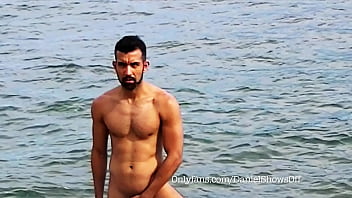 Desnudo en la playa - rio de janeiro