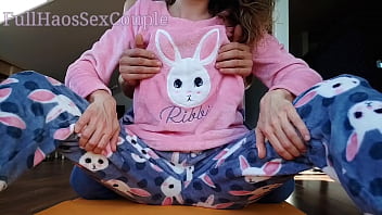 Belle soeur sexy en pyjama Compilation taquineries fessée cul branlette et éjaculation