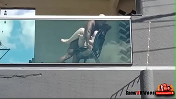 फ्लैग कपल को बालकनी पर सेक्स करते हुए फिल्माया गया था - लोरेनी एक्सोटिका