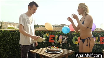 beau-fils reçoit une surprise anale d'anniversaire de sa belle-mère