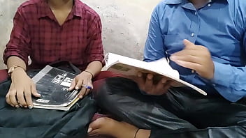 Si la étudiante n'étudiait pas, alors le professeur faisait une bonne baise (Hindi Clear Audio)