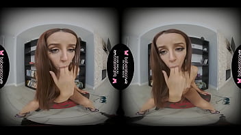 Solo fuck doll, Vanna Bardot is masturbating, in VR